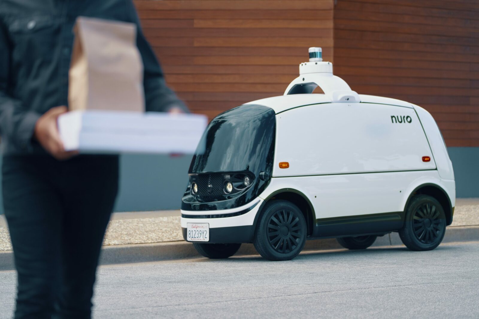 Robots are Delivering Domino’s in Houston