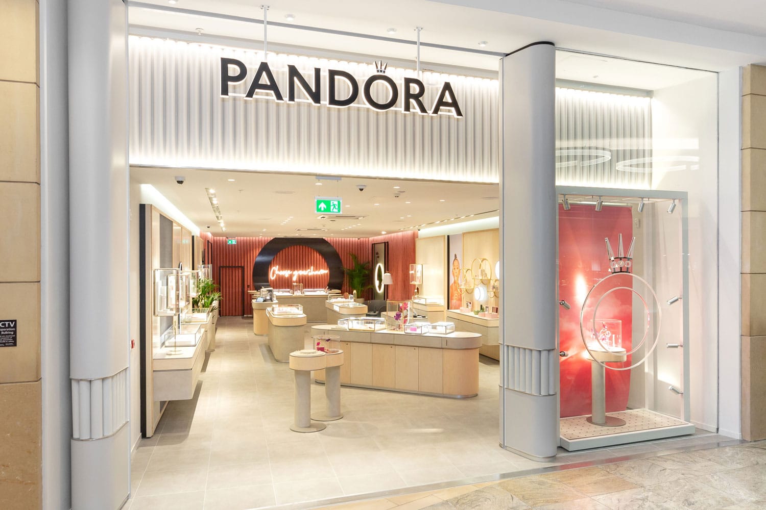 World’s Largest Jewelry Brand Pandora Will Sell Only Lab-Made Diamonds