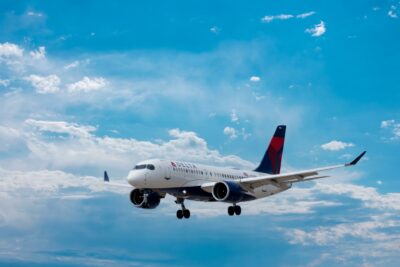 Delta Proposes More than 30% Pay Increases in New Pilot Contract