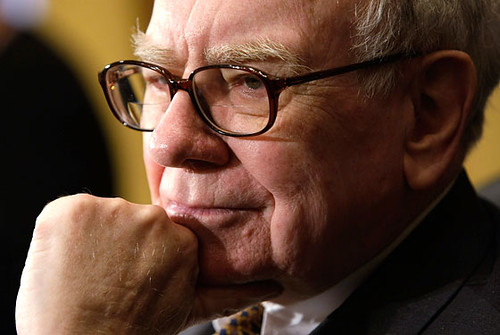 Buffett Calls Buyback Opponents ‘Illiterate’ and ‘Demagogues’