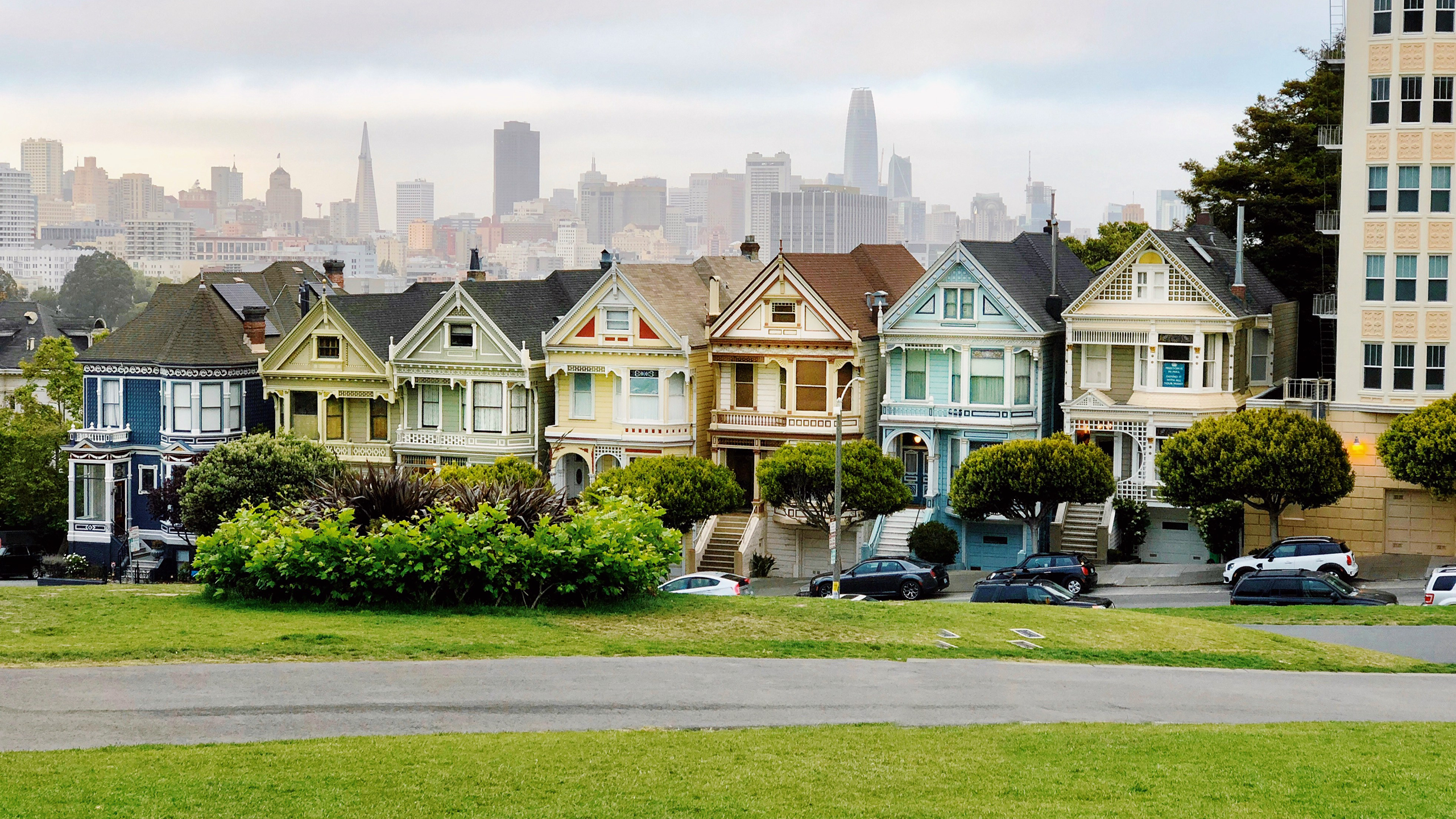 Photo of a row of houses in a San Francisco neighborhood