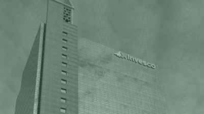 BlackRock, Invesco Battle Over Private Asset ETFs