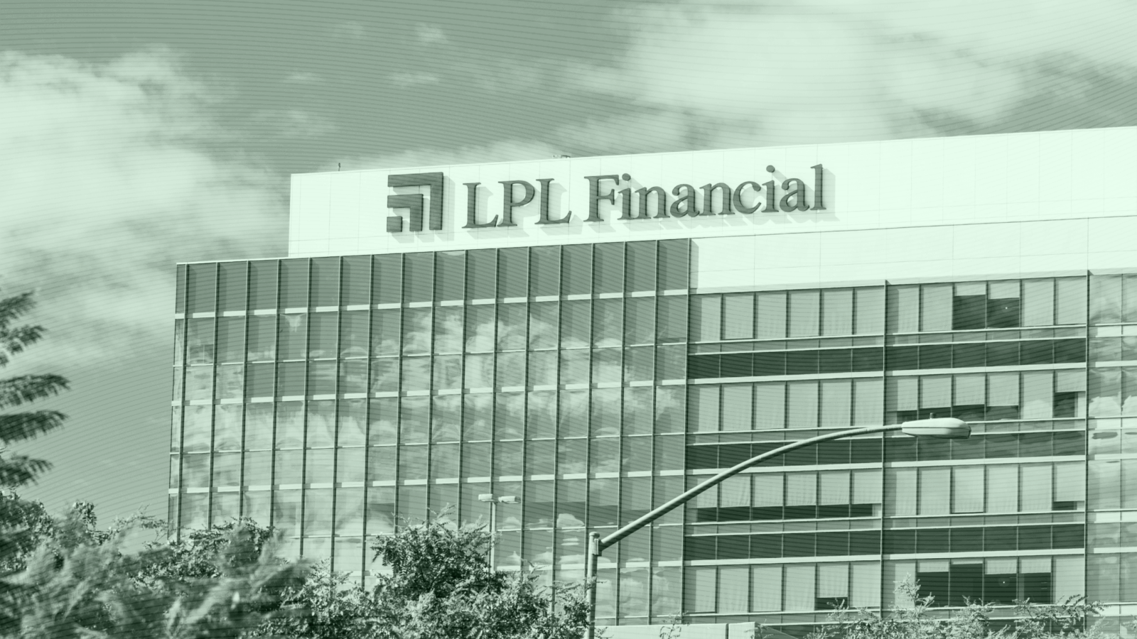 LPL Soars on First Earnings Beat After Commonwealth Deal