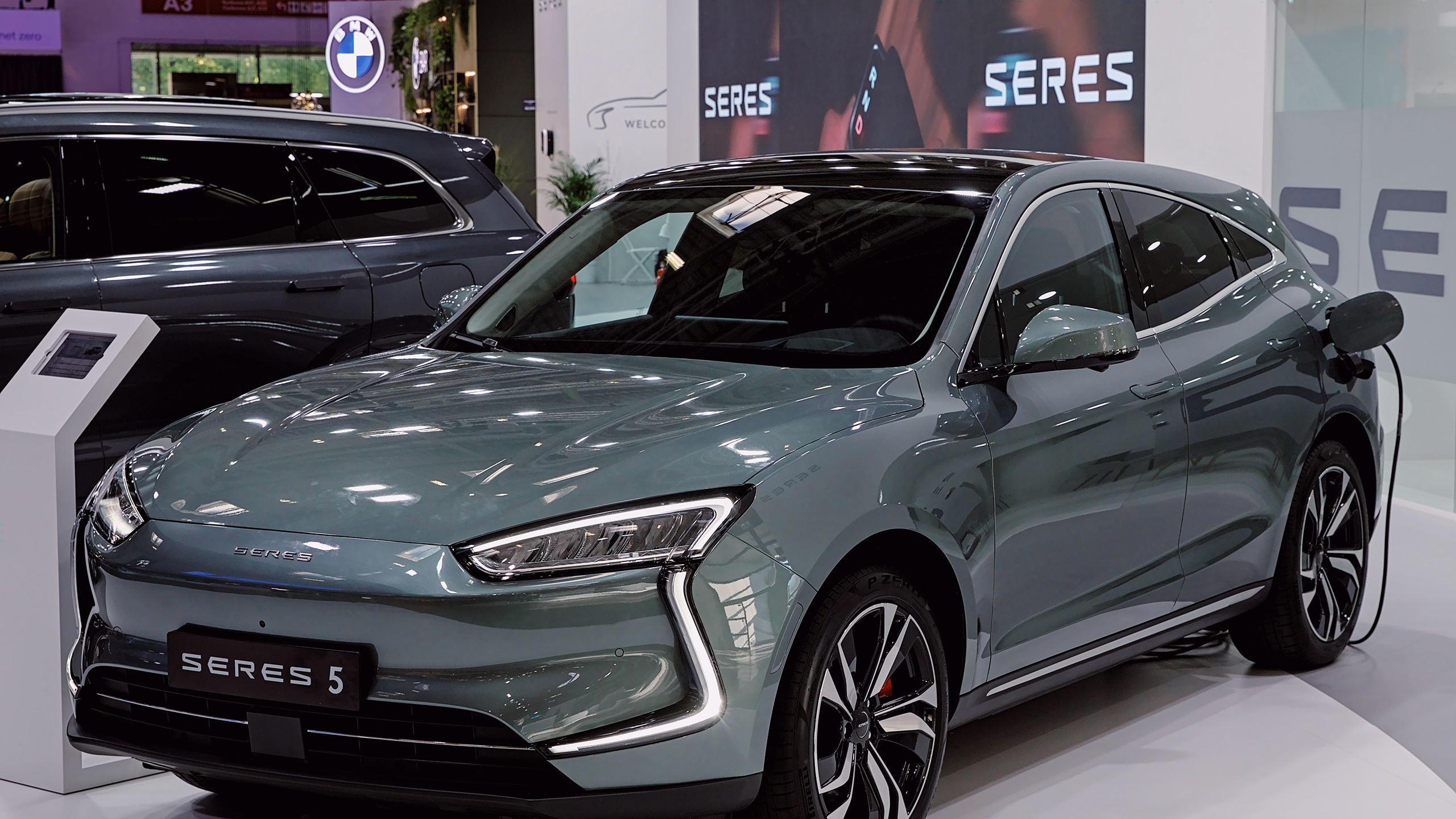 Home-grown Chinese Carmakers Edge Past Luxury Brands BMW, Mercedes 