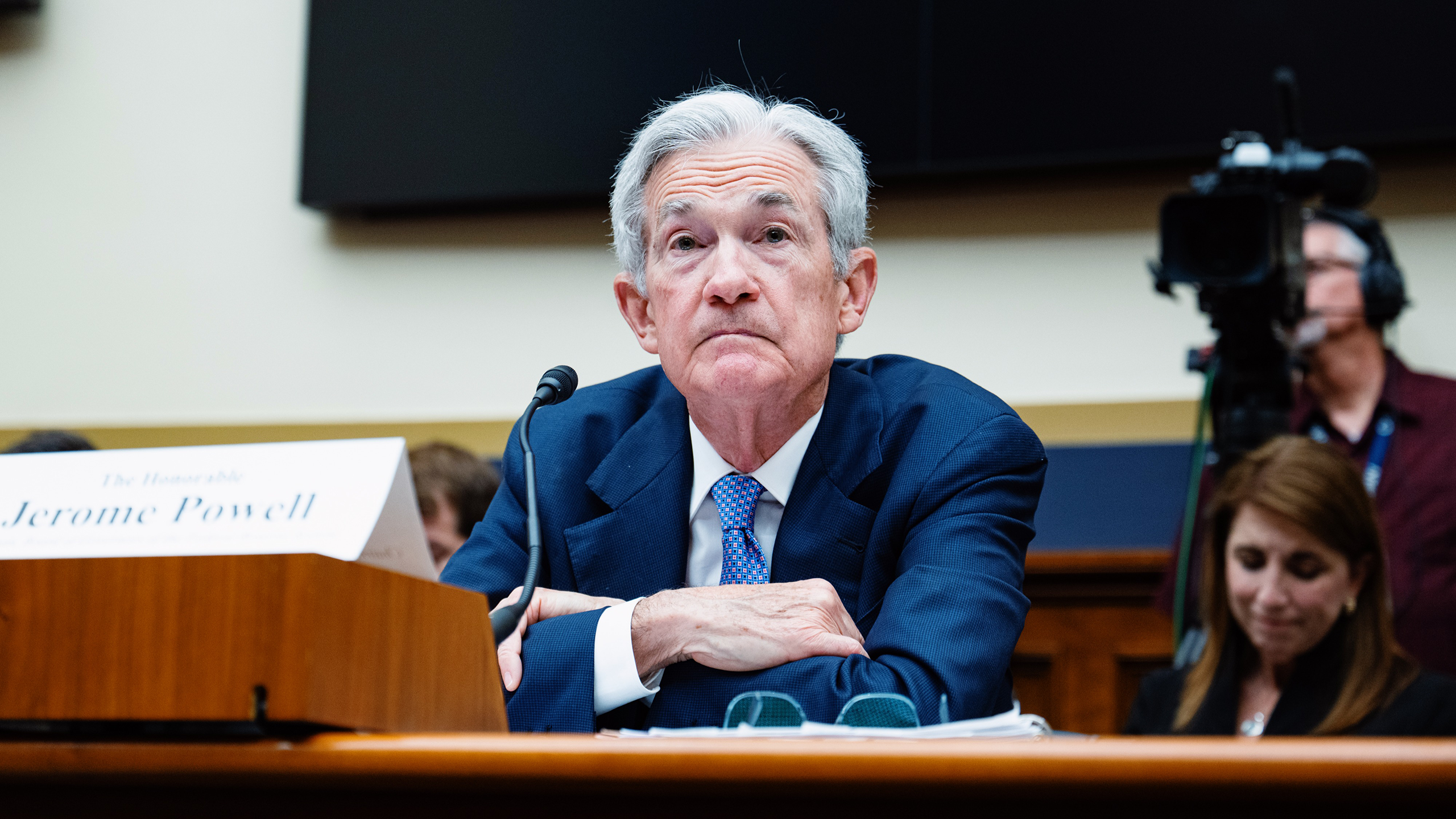 Photo of Jerome Powell testifying in Congress