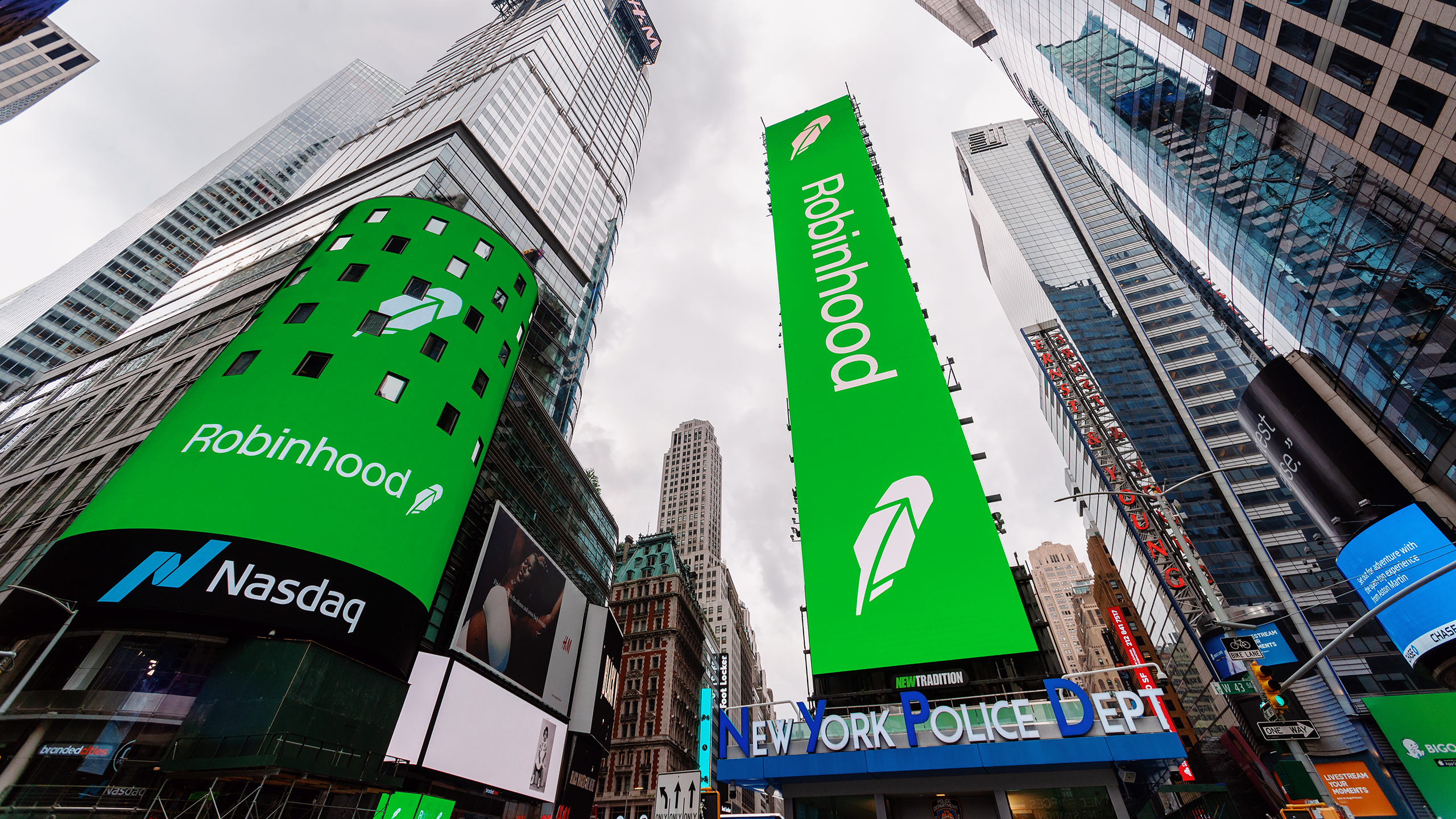 Photo of Robinhood ads in Times Square