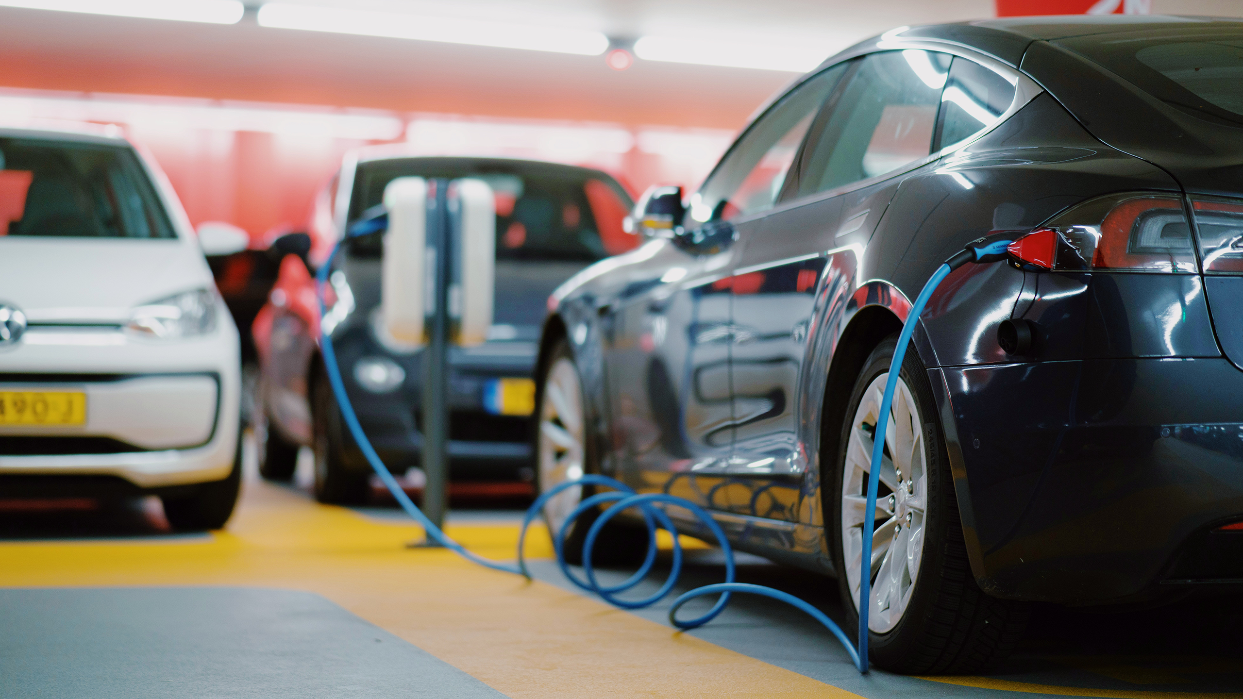 EV Dealerships Urge Slow-Walking Tax Credit Cutoff Amid ‘Big, Beautiful Bill’ Debate 