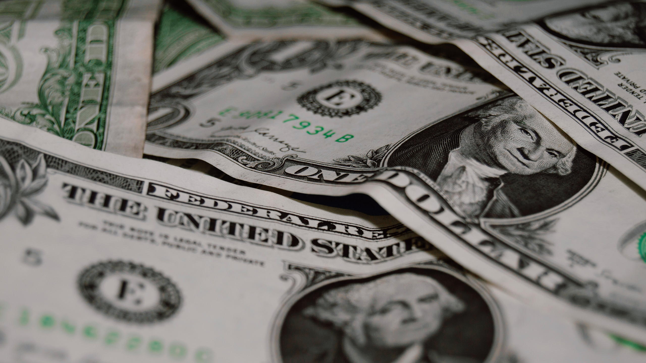 Wall Street Braces for More Investors Dissing Dollar
