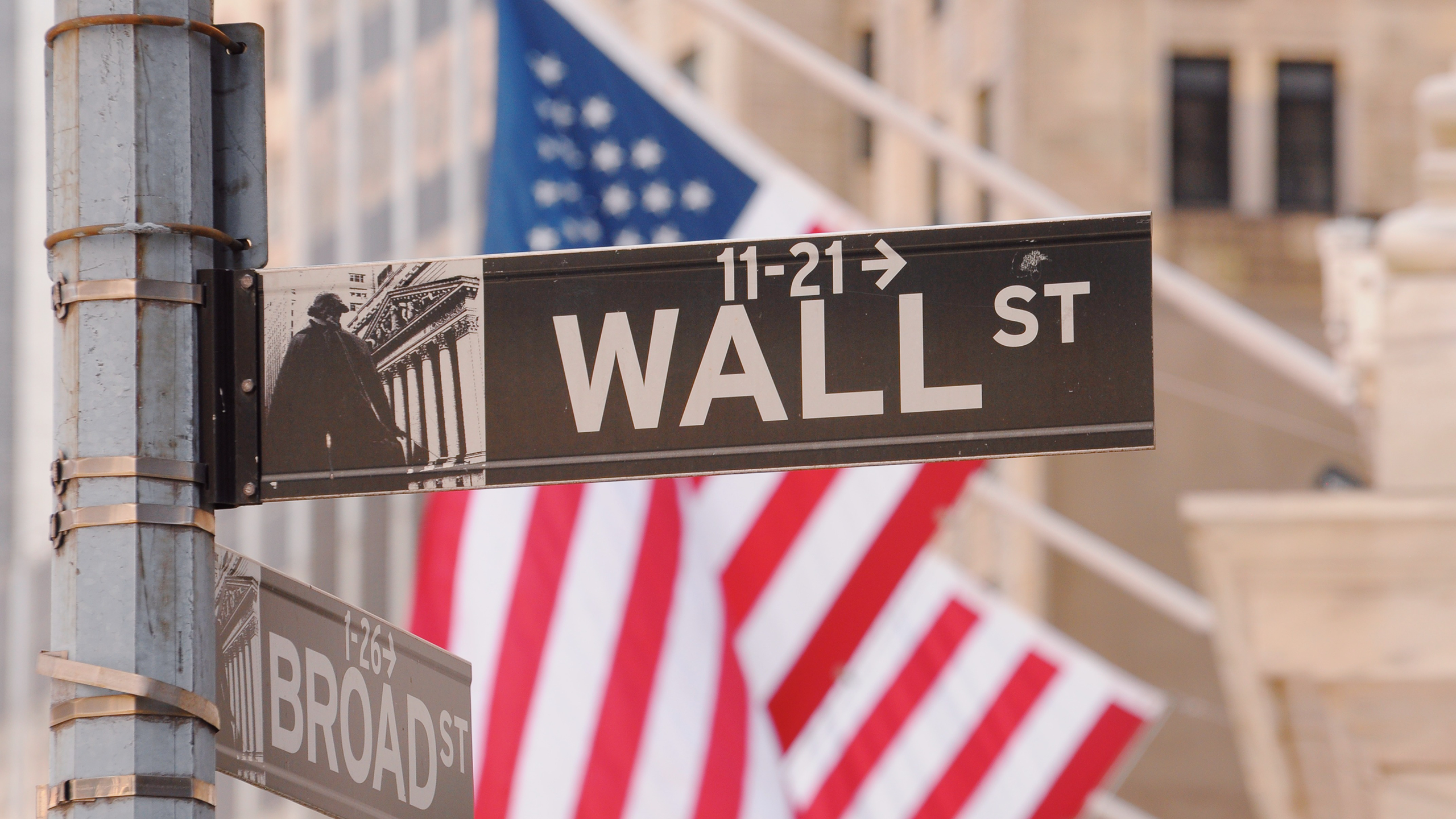 Photo of a Wall Street sign