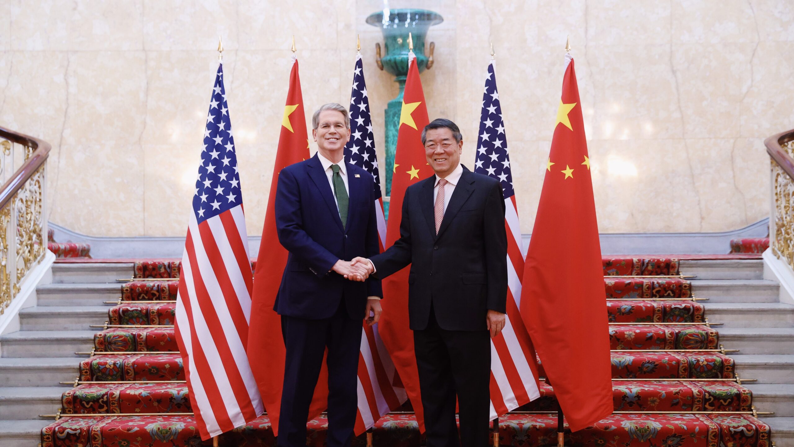 Washington Trade Talks With Beijing Drive S&P 500 Toward Record High