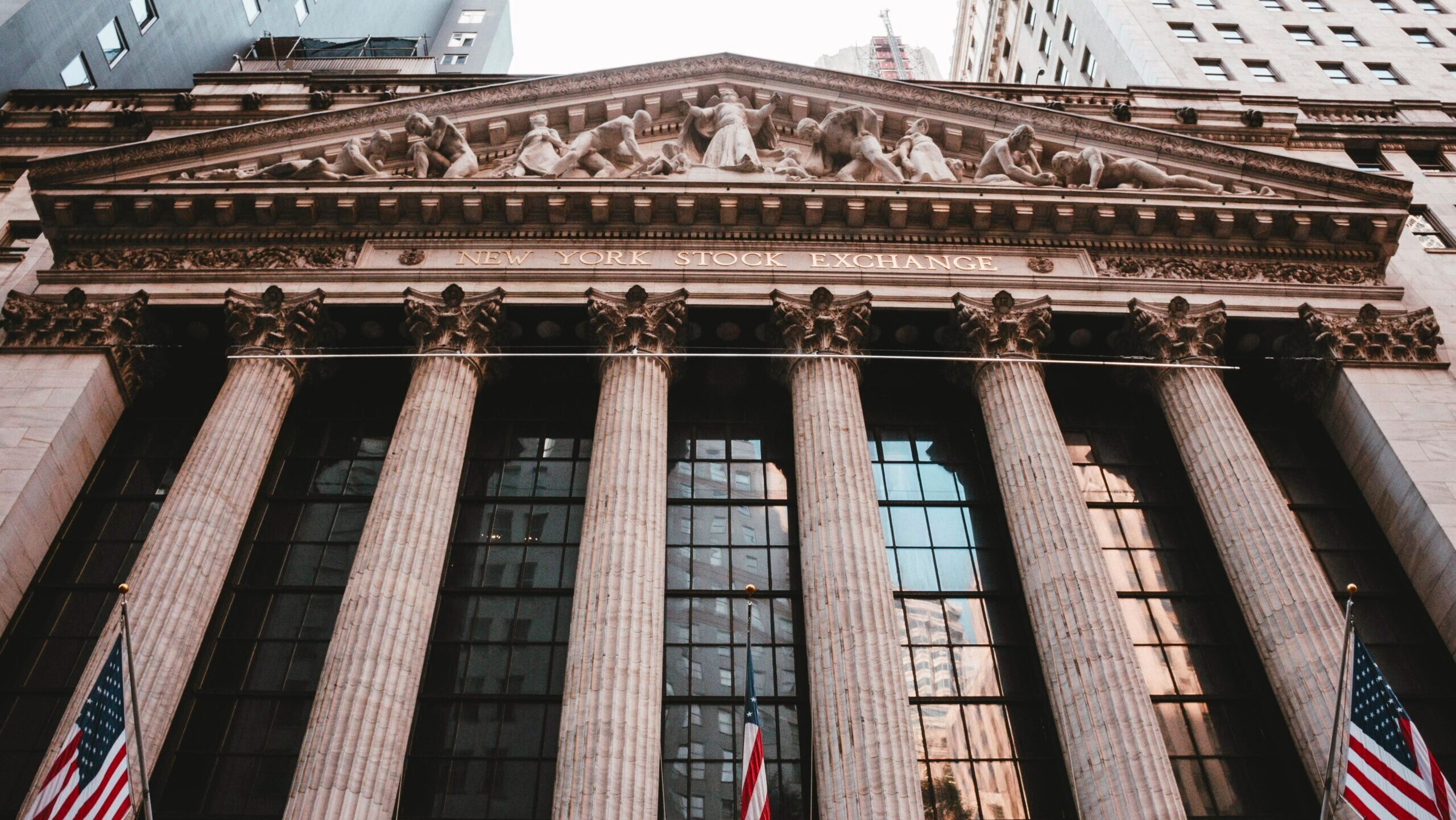 Inflation Data and Bank Earnings Kick Off a Crucial Test for Markets