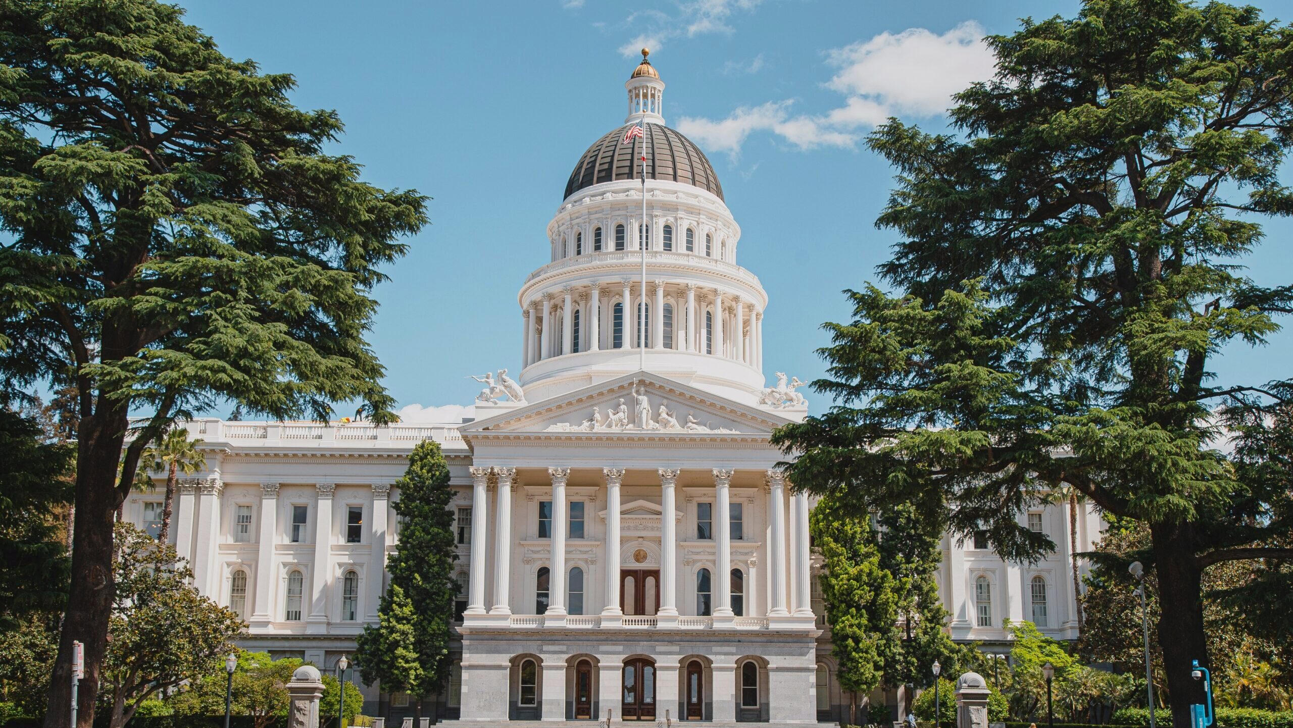 Photo of California's state capitol building