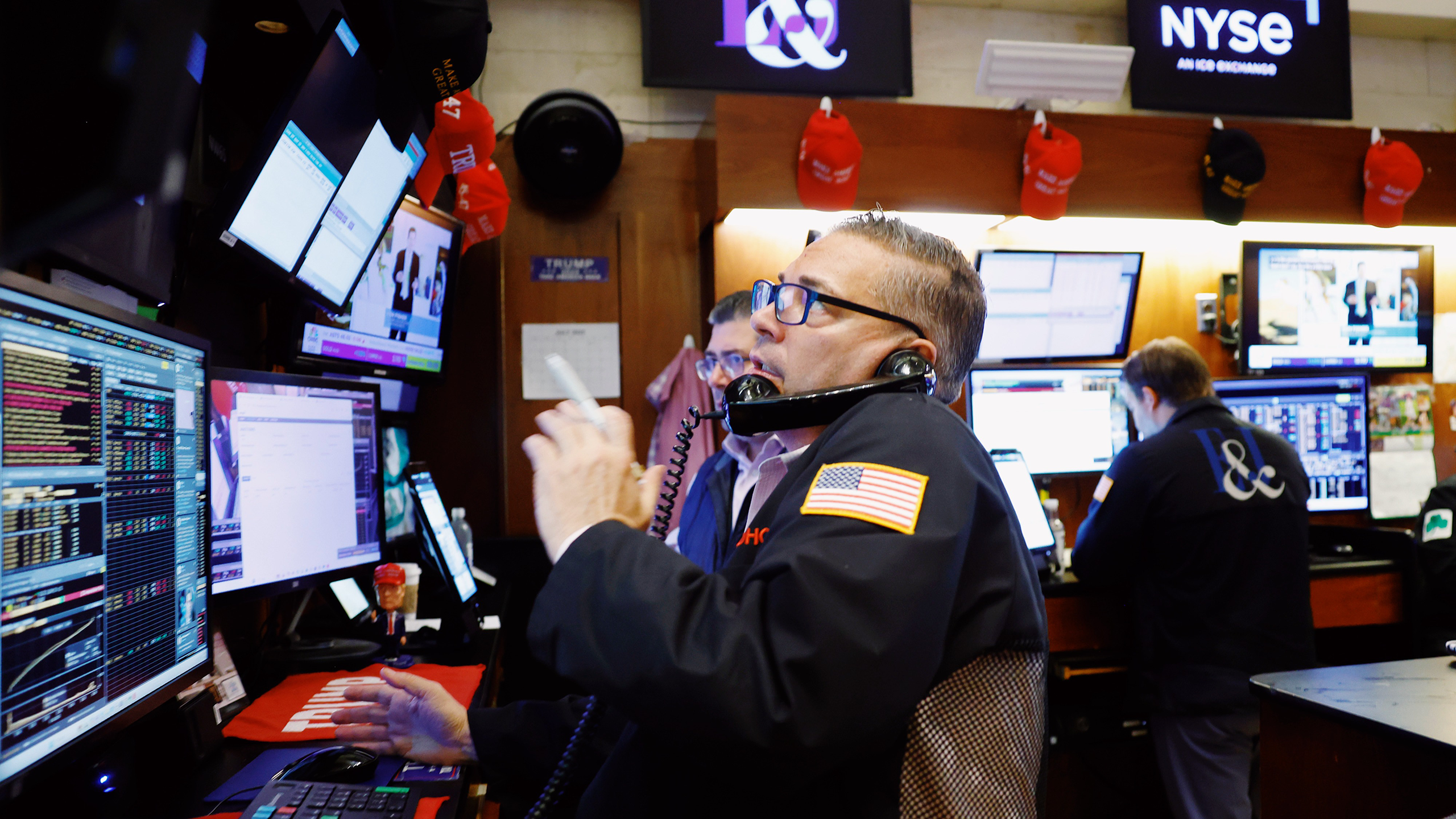 Improving S&P 500 Outlook Signals Revival of TINA Trade