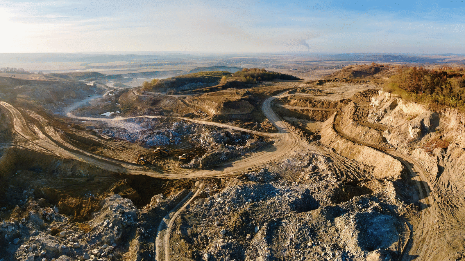 Pentagon to Take $400 Million Stake in Rare Earth Miner Outside Vegas