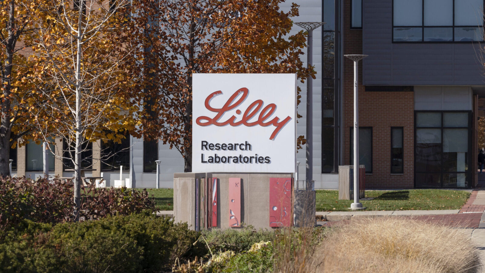 Eli Lilly Captures Major Lead in Weight-Loss Pill Race