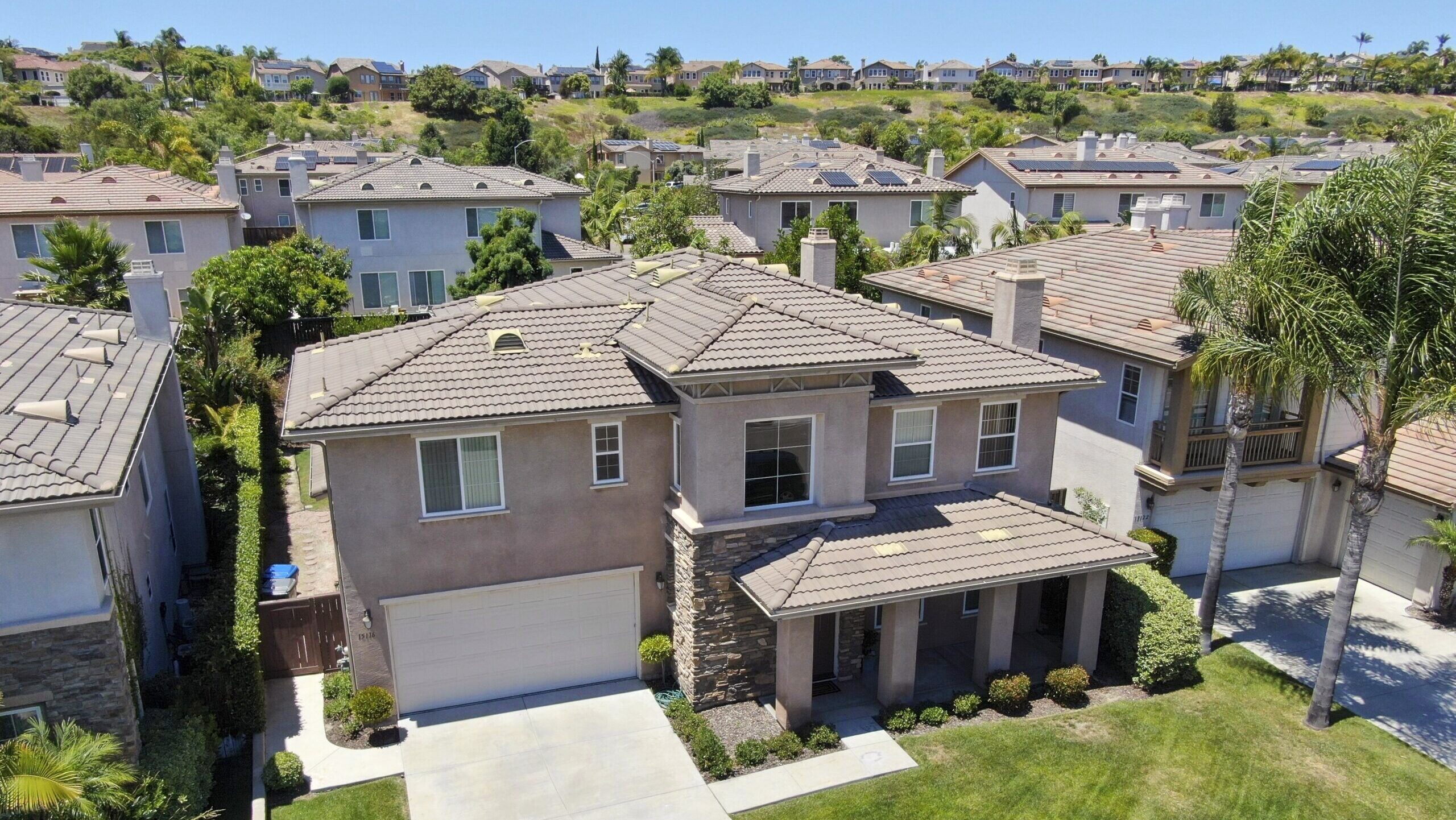 Image of a neighborhood of homes.