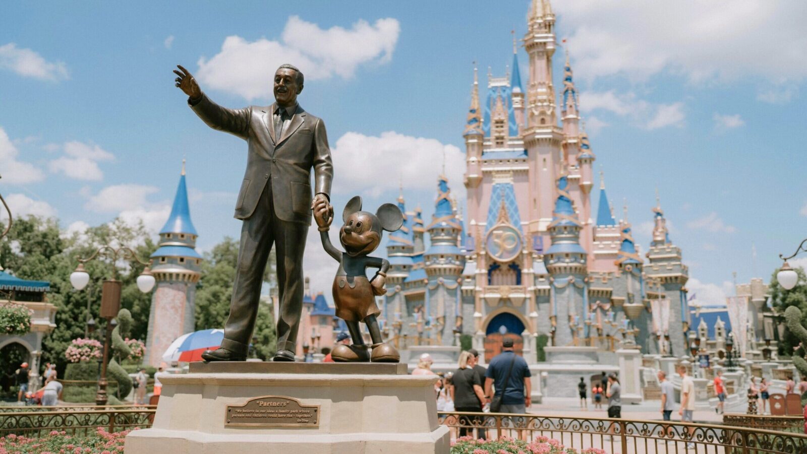 Disney Growth Shows Americans Willing to Splurge Despite Gloomy Economic Signals