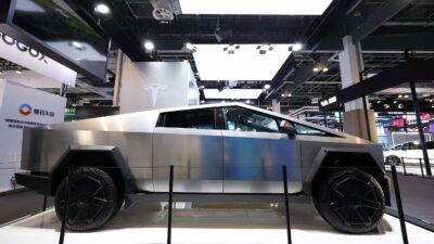 Tesla is Paying Up to Keep Elon Musk’s Eyes On the Road