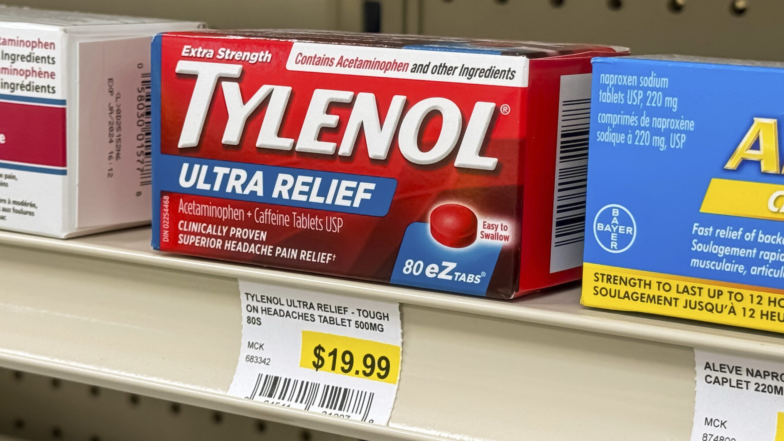 A close up to a Tylenol Ultra Relief 500mg box.