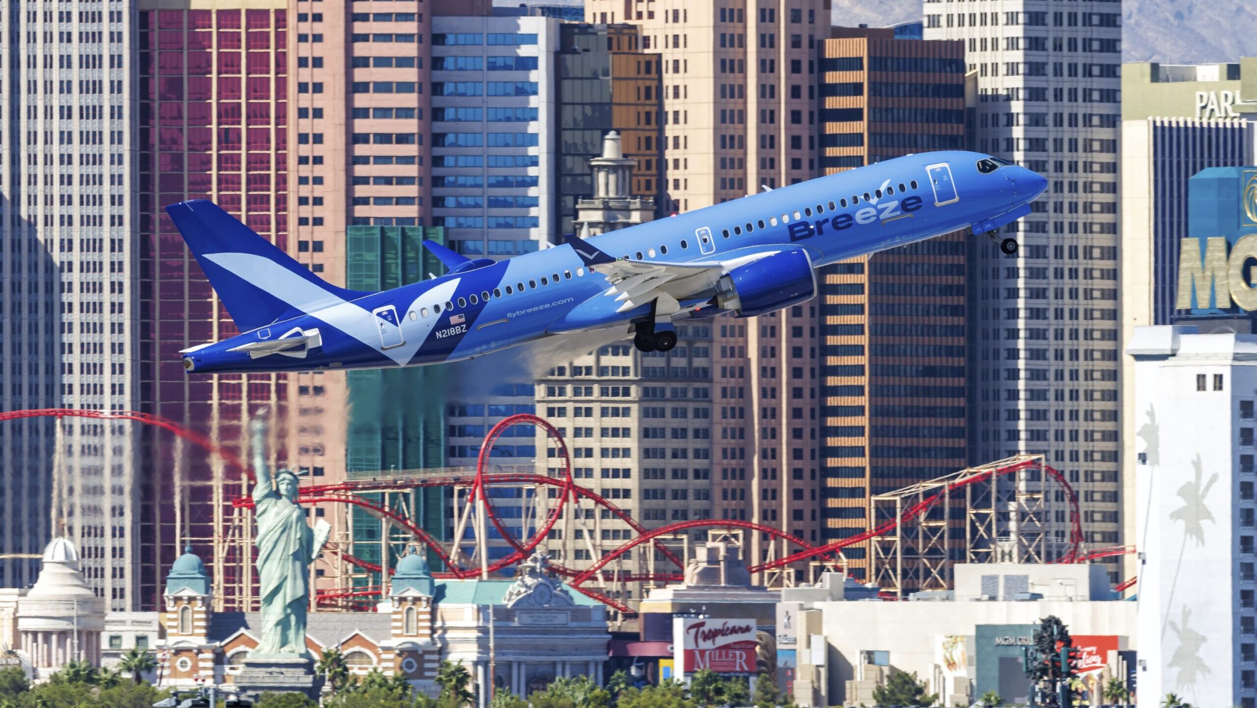 Startup Breeze Airlines Goes International as Budget Carriers Compete on Passenger Perks
