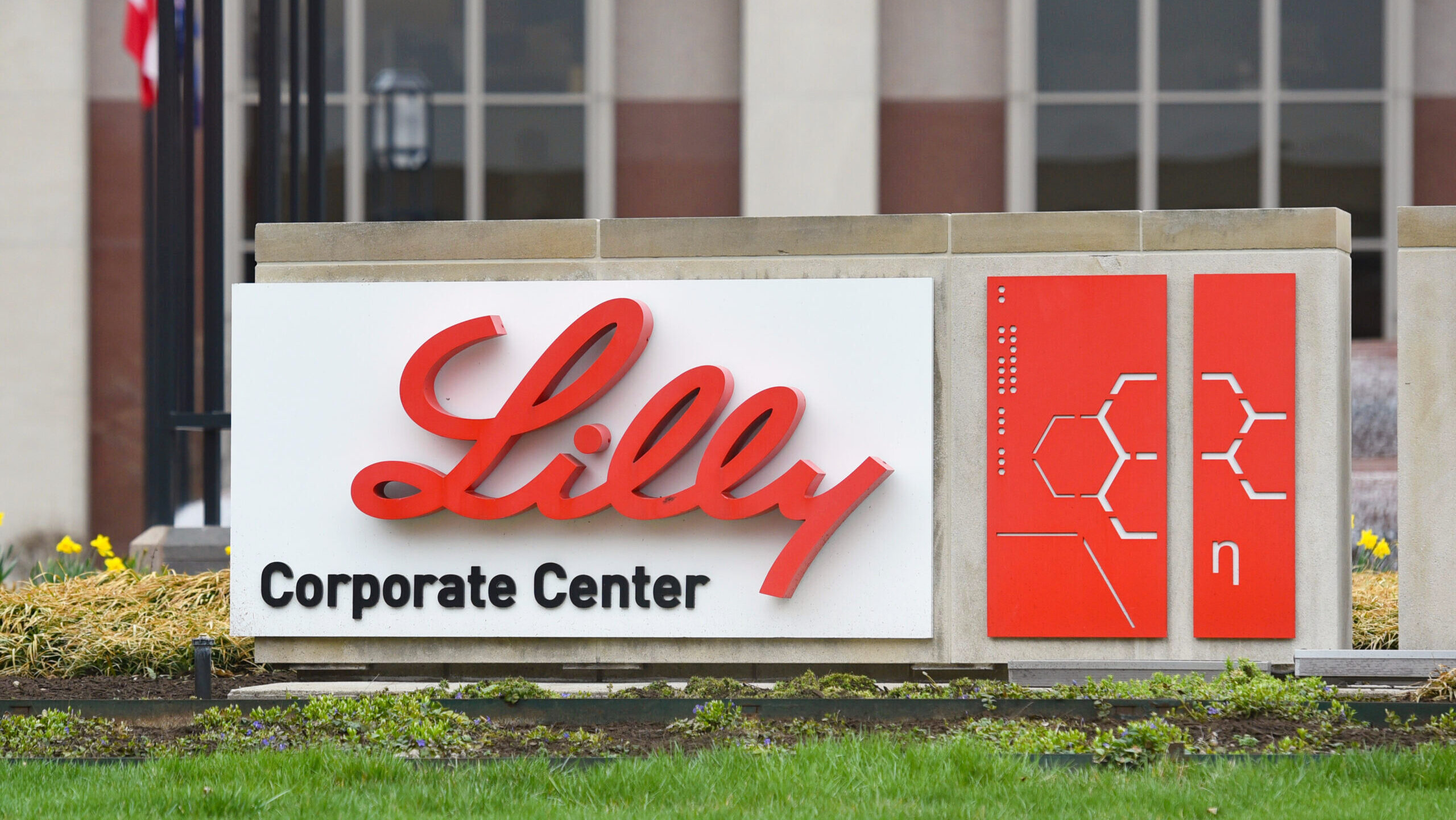 Eli Lilly Upstages Novo Nordisk in Obesity Pill Face-Off
