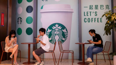 Starbucks Whips Up Big Bids for Its Chinese Biz