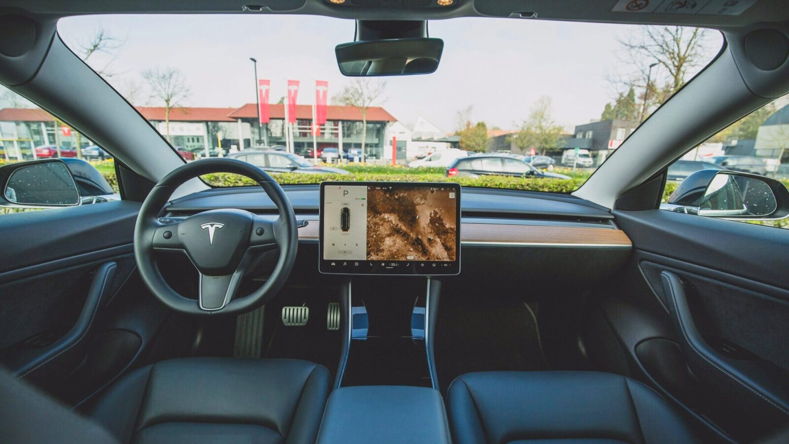 Good Omen, or Bad? Tesla Opens Mag 7 Earnings Season to Mixed Reviews