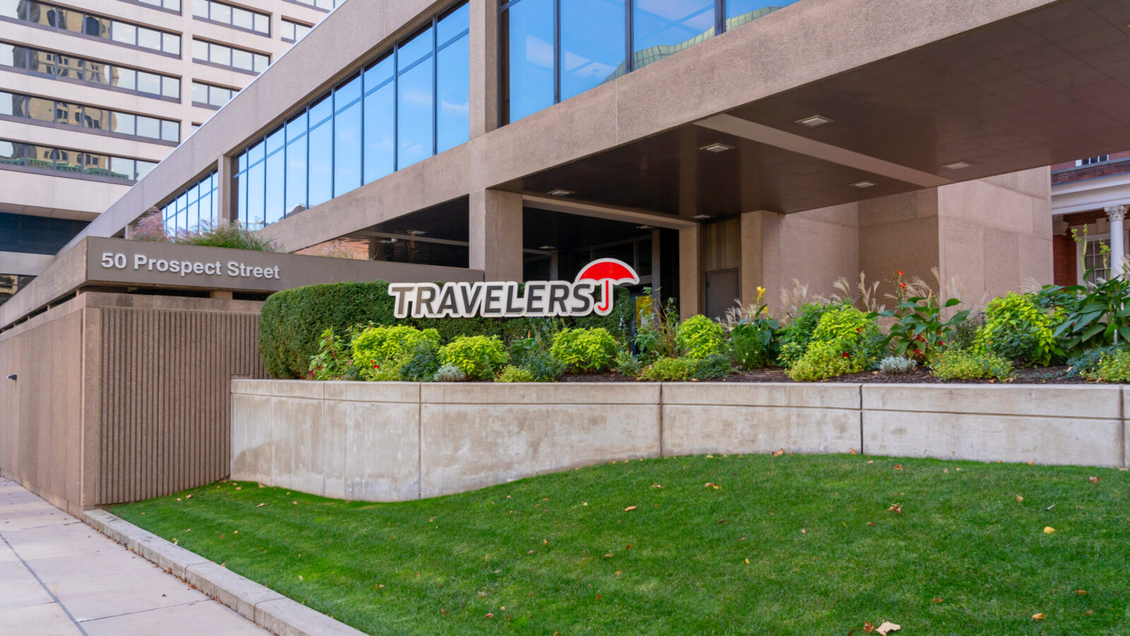 Umbrella Weather: Investors Rain on Travelers Despite Insurer’s Disaster Savings
