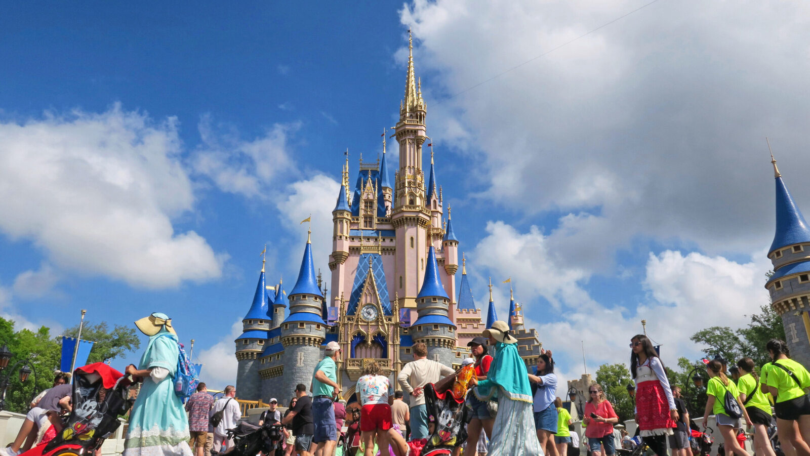 ‘Misguided’ Disney Selloff  Overlooks House of Mouse’s Streaming Might