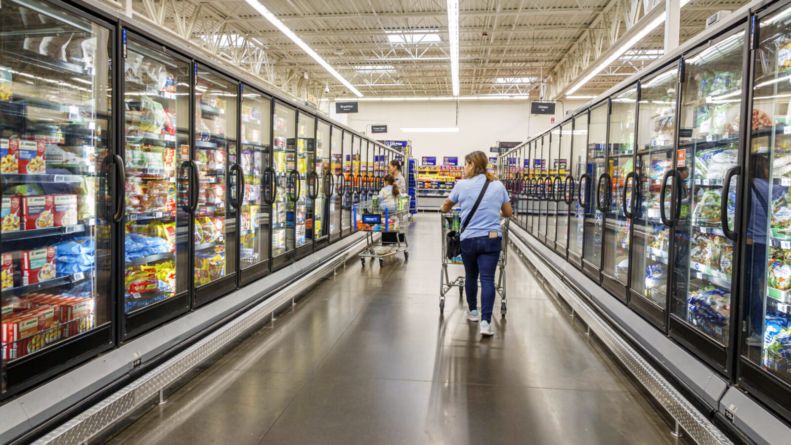 Walmart Keeps Fan-Favorite Status as Shoppers Tighten Purse Strings