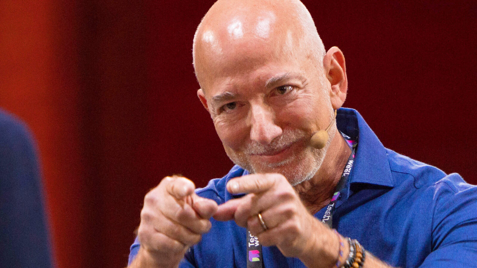 Jeff Bezos Shifts from Society Page Back to Business Section with Startup C-Suite Role