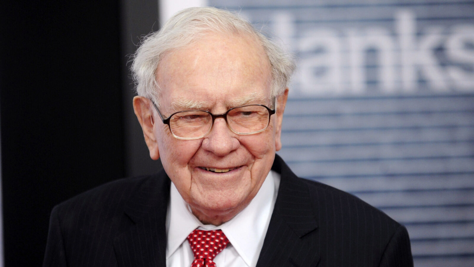 Retiring Warren Buffett Pledges to Keep Betting on Berkshire Hathaway