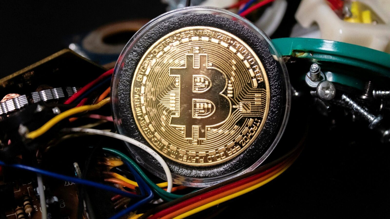 Bitcoin Struggles to Regain Lost Ground after Rapid Slide