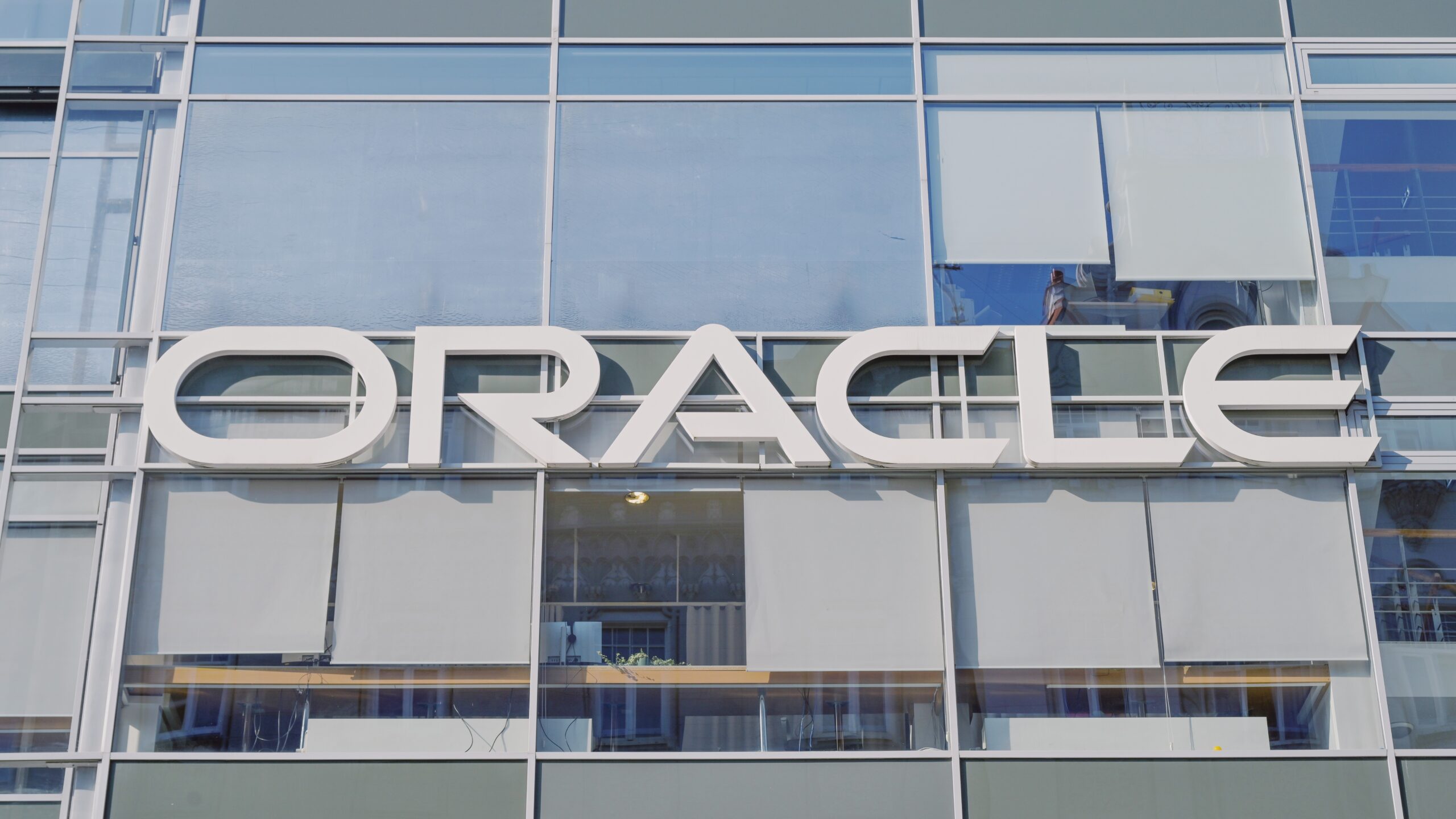 Investors Brace for Revelations in New AI Bellwether Oracle’s Latest Report