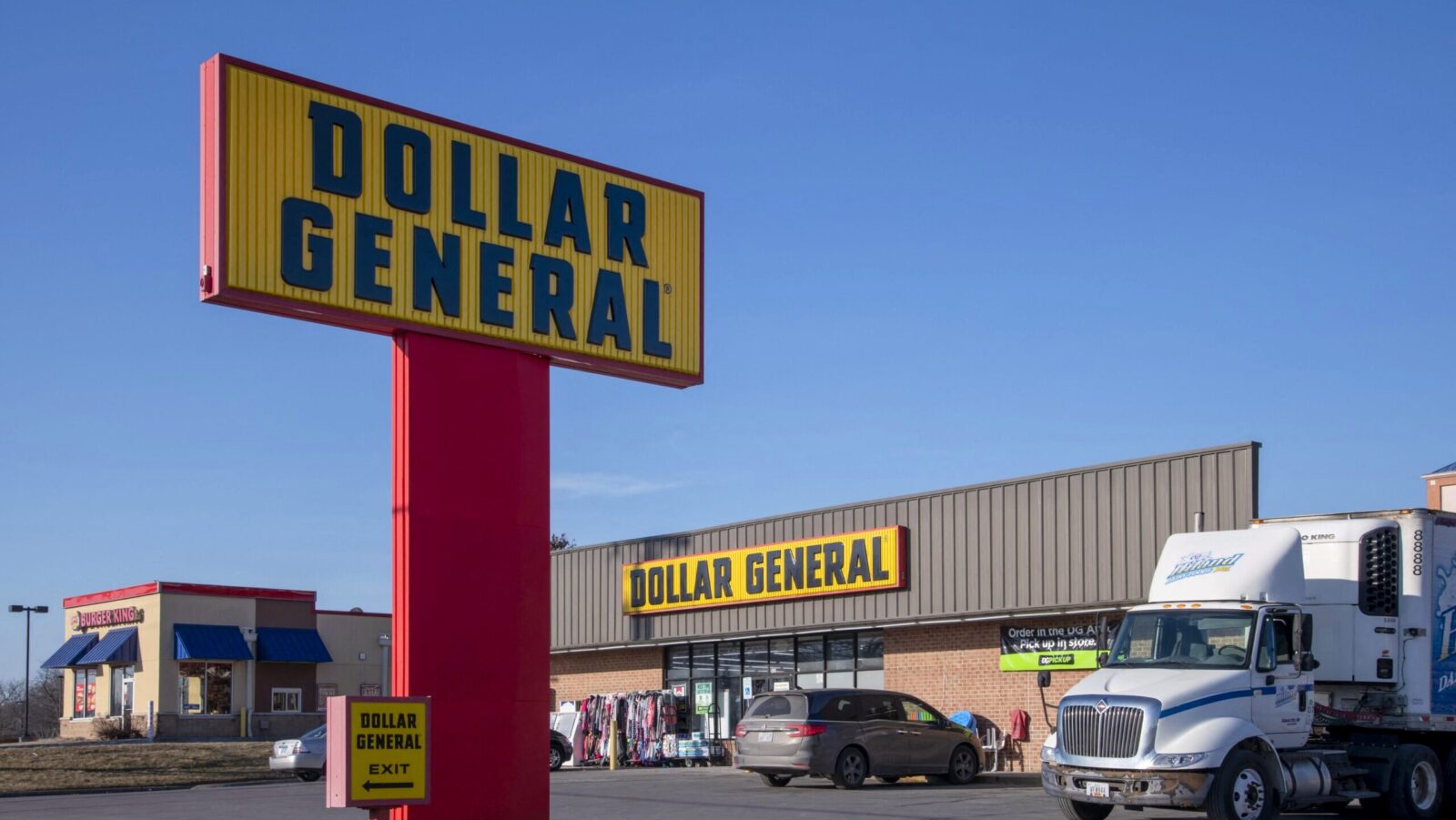 Dollar Stores Increasingly Make Sense for Crunched Consumers
