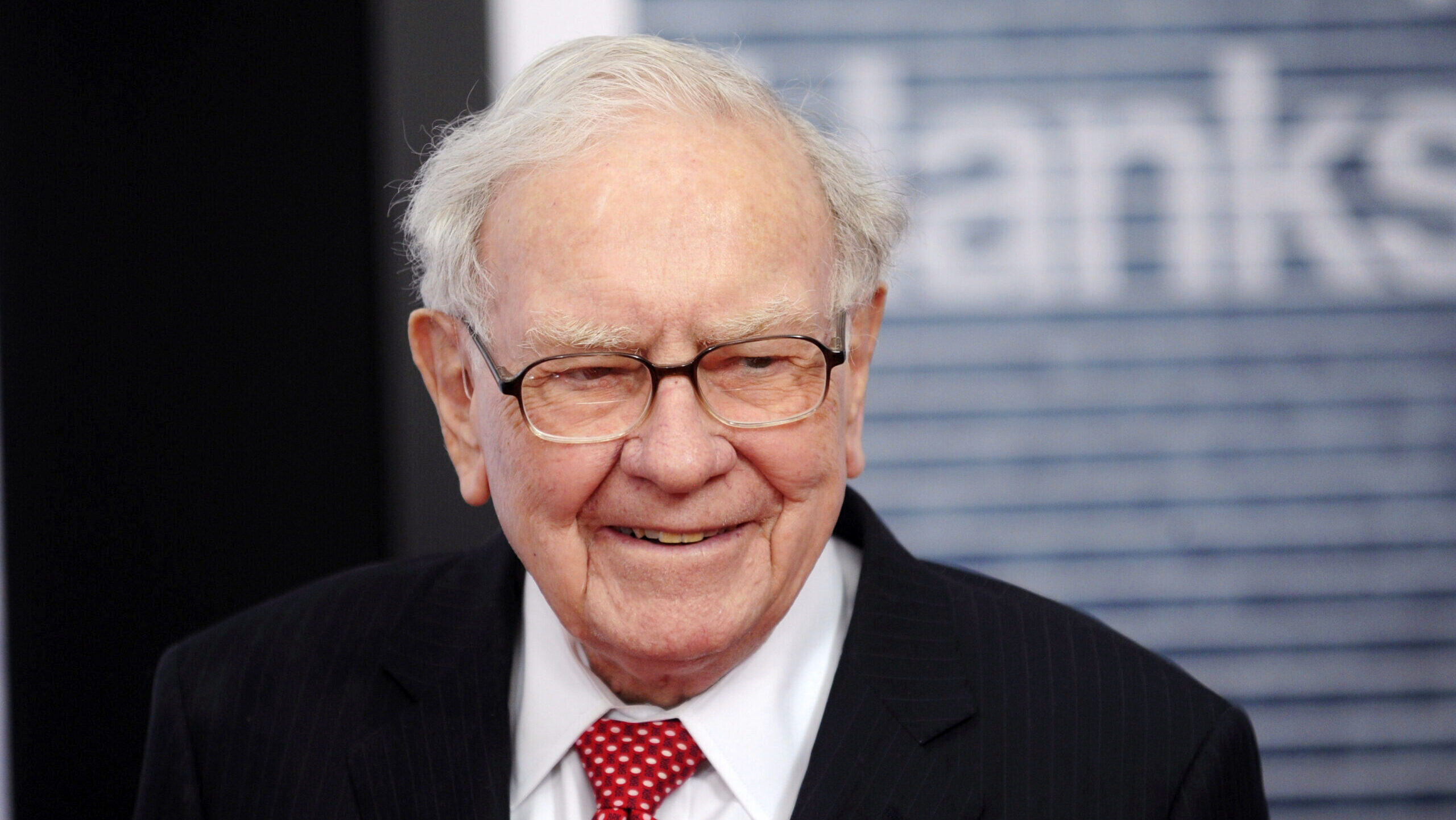 Photo of Warren Buffett.