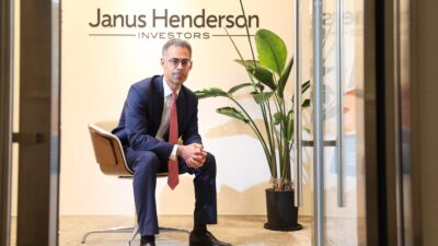 Dollars at Dawn? Victory Capital Duels With Peltz’s Trian for Janus Henderson