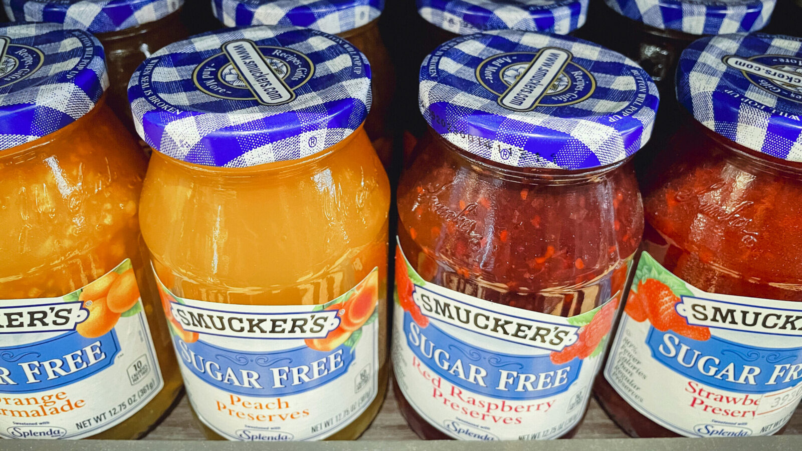 JM Smucker Serves Up Underbaked Sales as Hostess’s Little Treats Go Stale