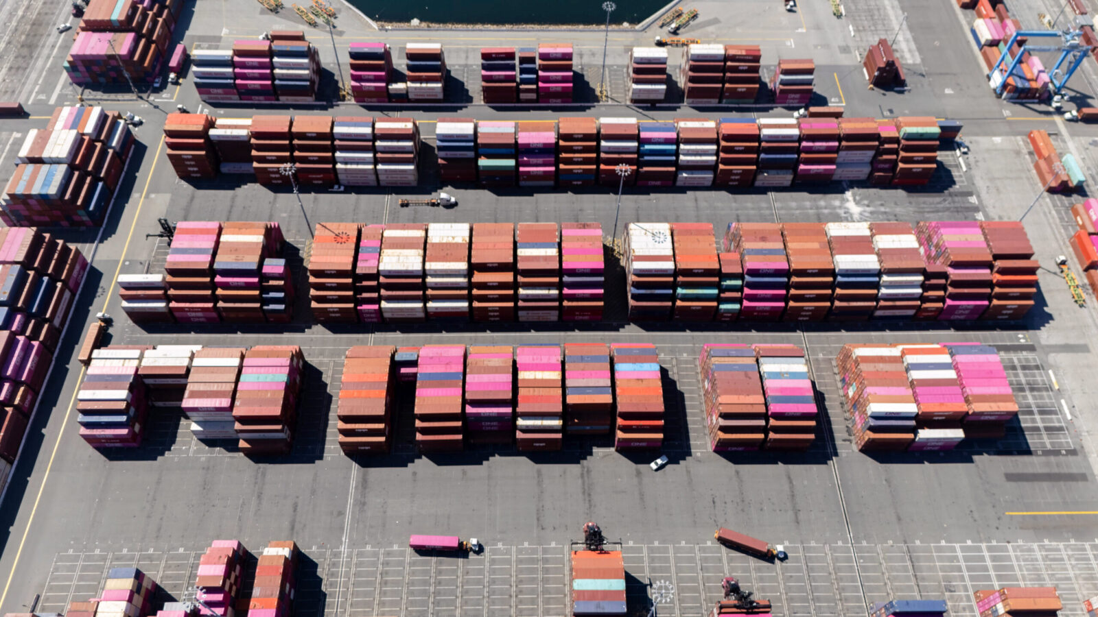 Tariff Costs Triple for Midsized US Businesses: JPMorgan