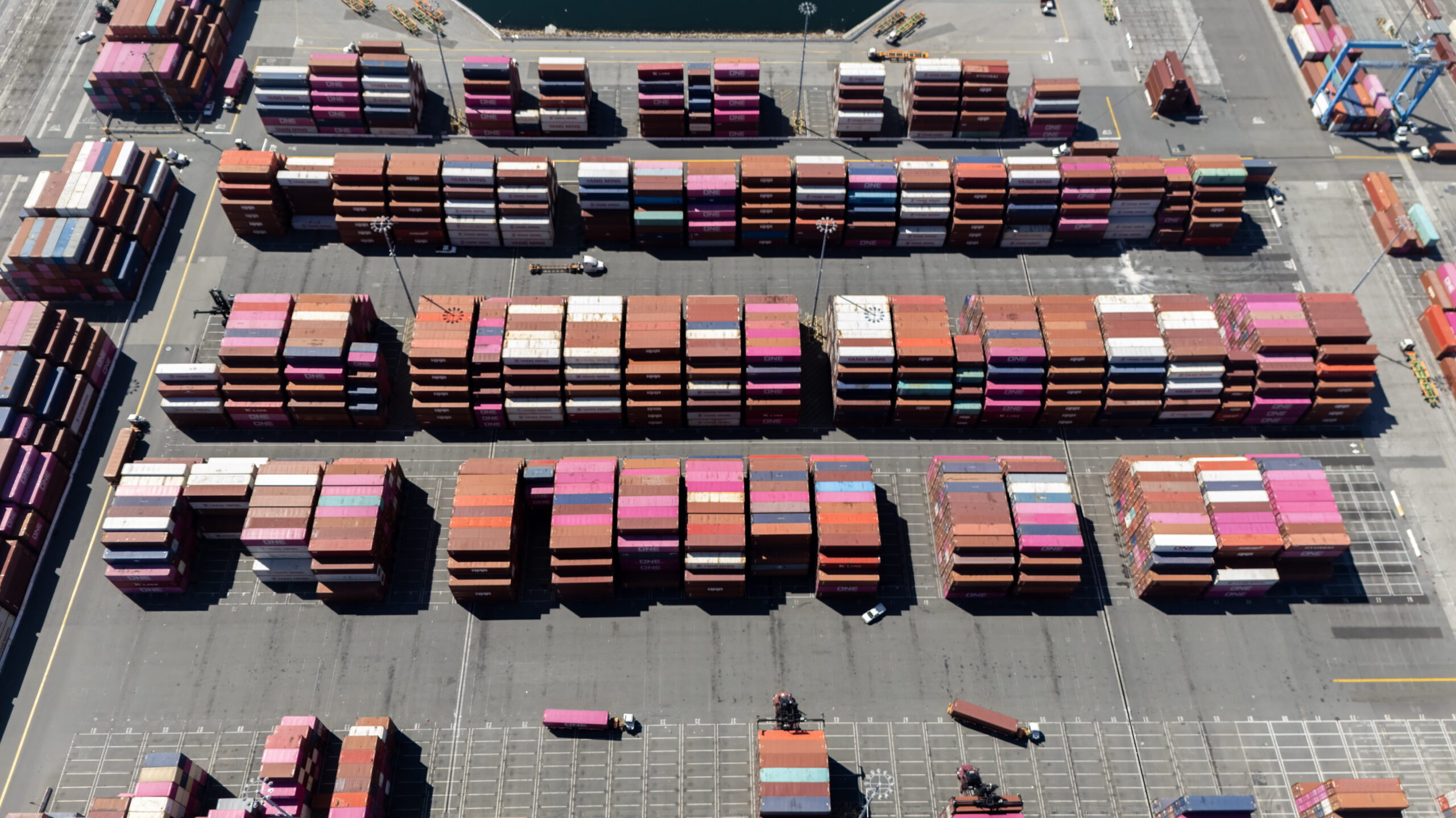 Tariff Costs Triple for Midsized US Businesses: JPMorgan