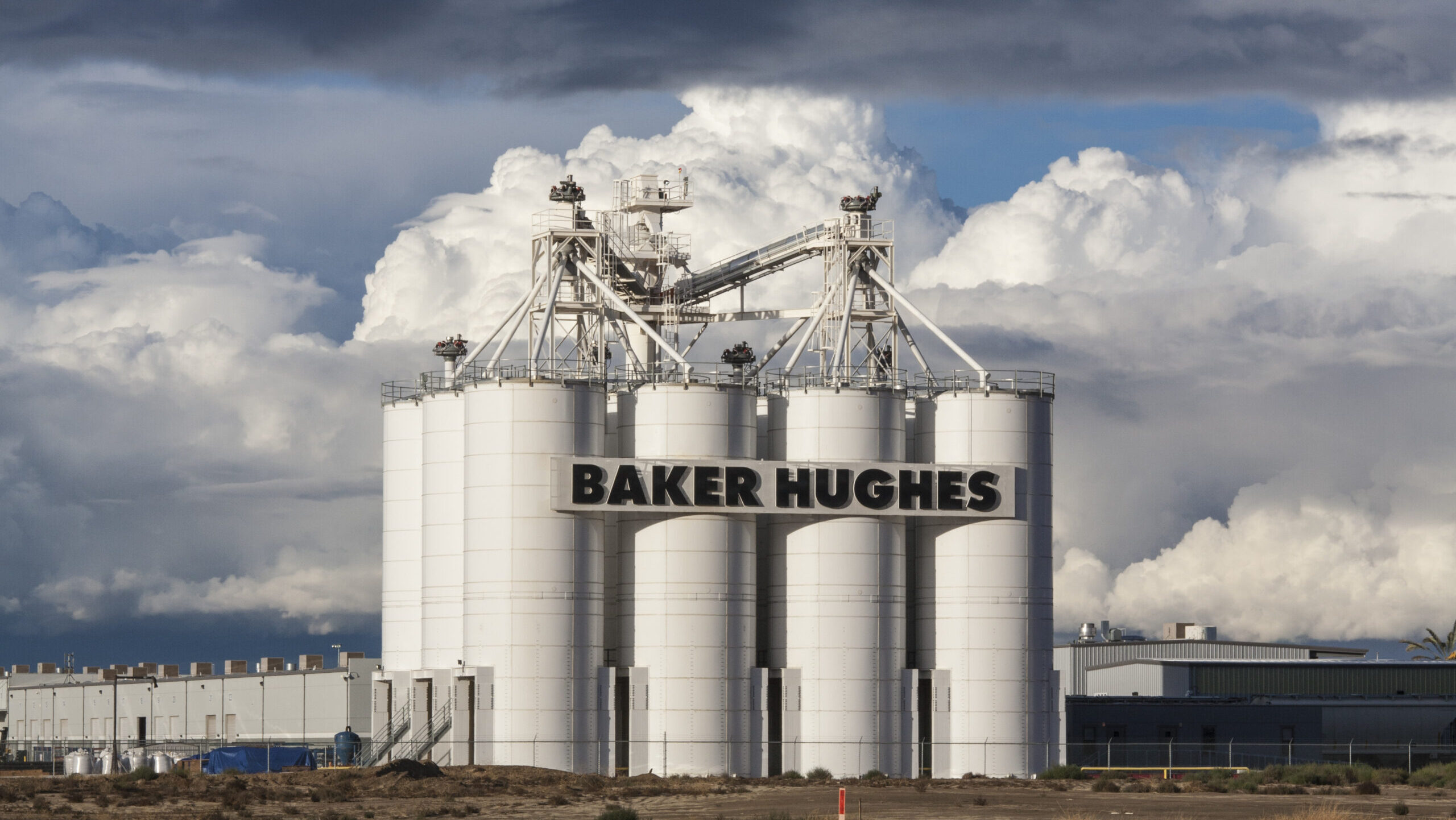 The Bakersfield headquarters of Baker Hughes in Kern County, San Joaquin Valley, California, USA.