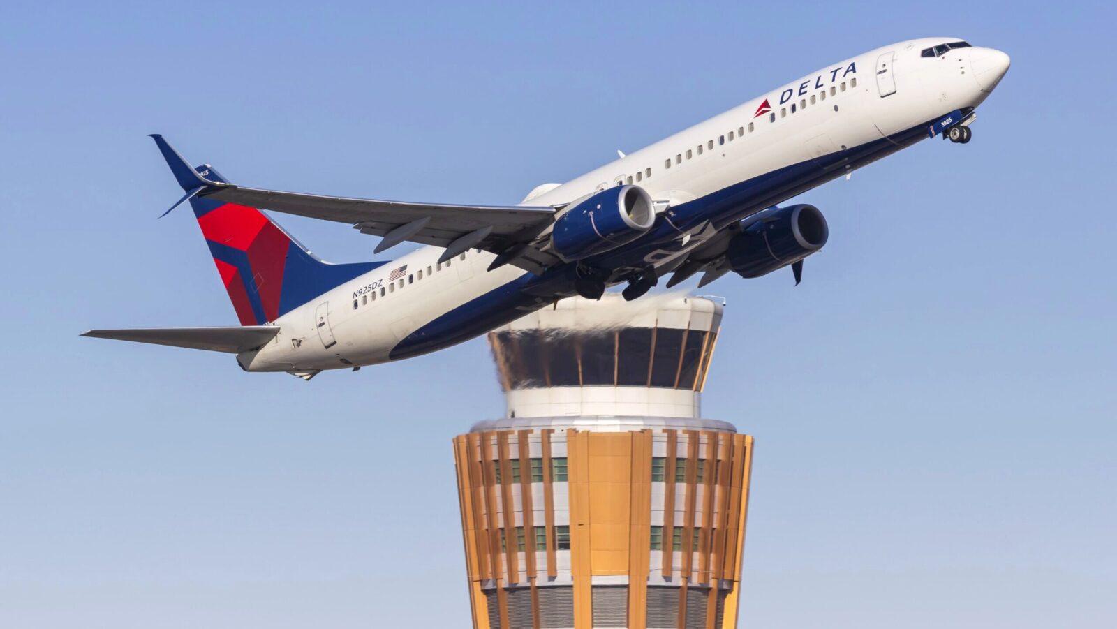 K-Shaped Buffer Helps Delta Soar Above Airline Industry’s Fuel Price Woes