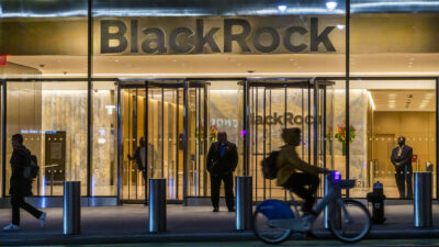 BlackRock’s Writedown of Small Loan Fuels Private Credit Alarm