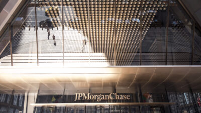 Private Credit Crunch: JPMorgan Limits Exposure, Morgan Stanley Fund Caps Redemptions