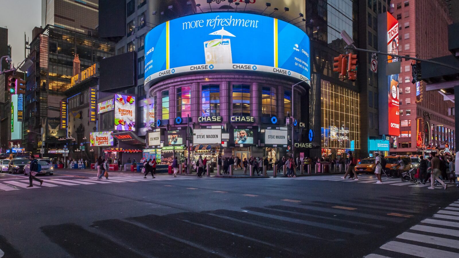 Wall Street Predicts Record Trading Revenue amid Market Jitters