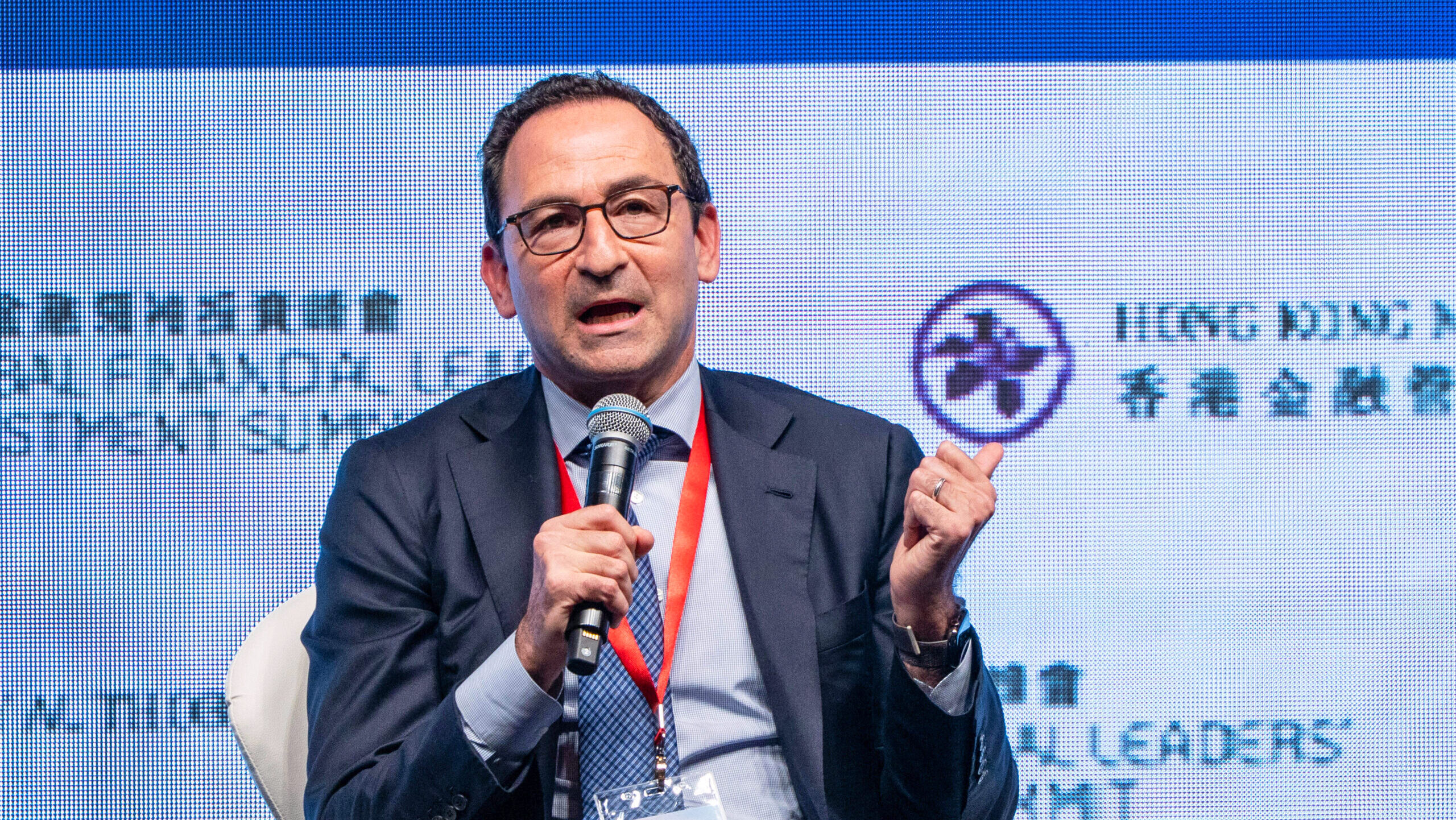 Blackstone Shrugs off Private Credit Concerns amid AI Focus