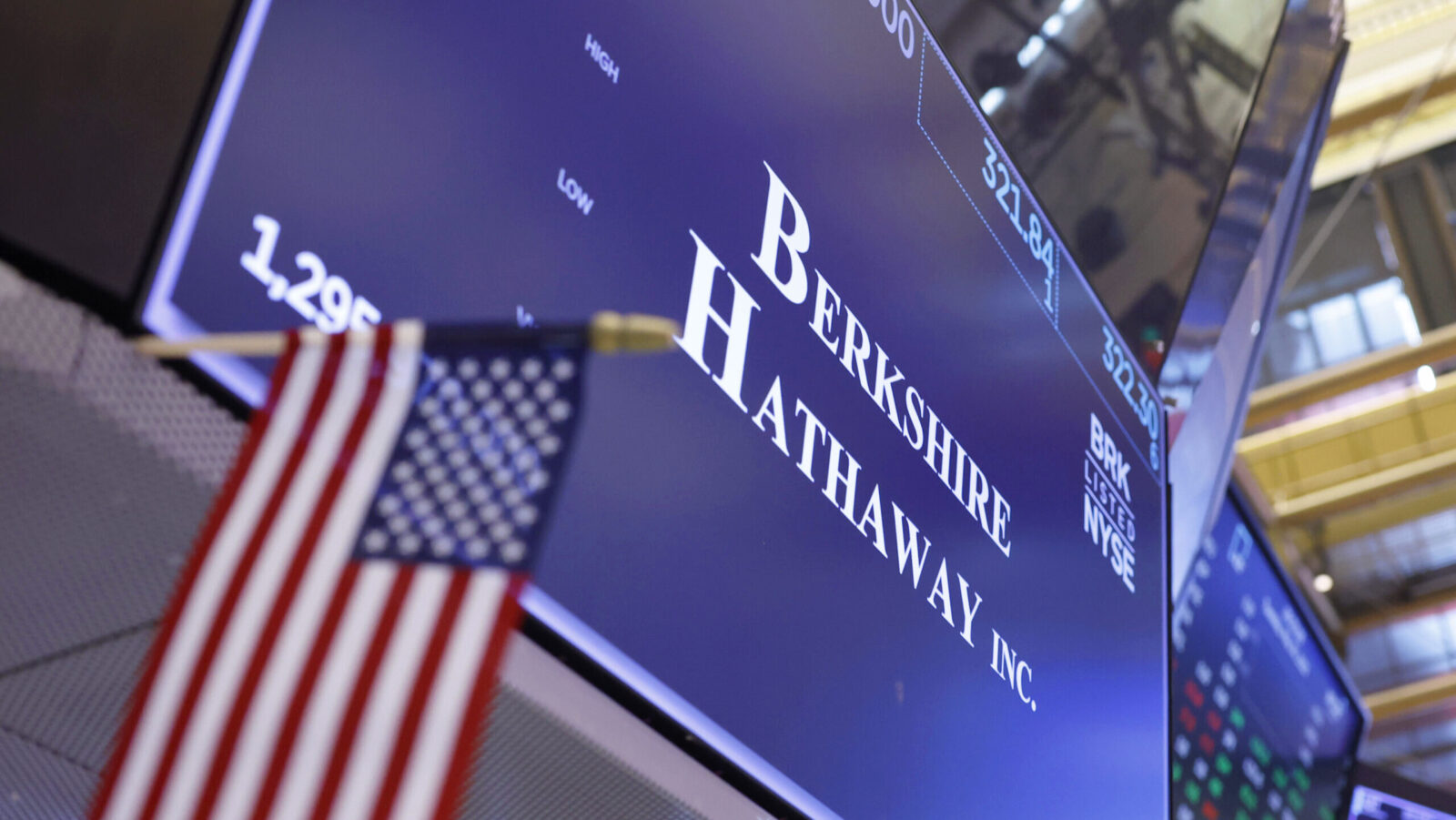 Berkshire&rsquo;s Annual Meeting Shines Spotlight on Buffett Successor Greg Abel