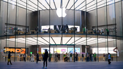 Apple Flirts With Adding Intel, Samsung into Main Chip Supply Chain