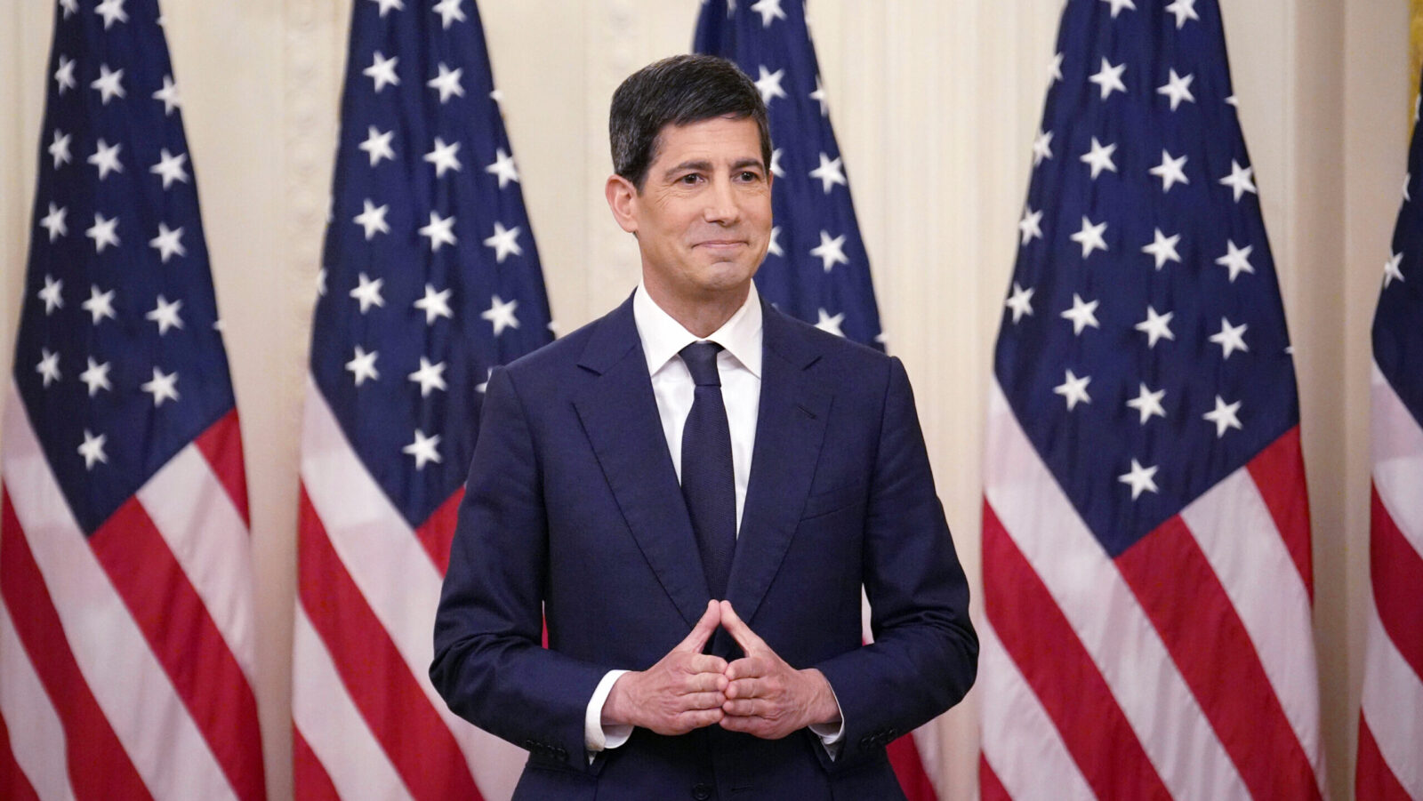 Photo of Federal Reserve chair Kevin Warsh.
