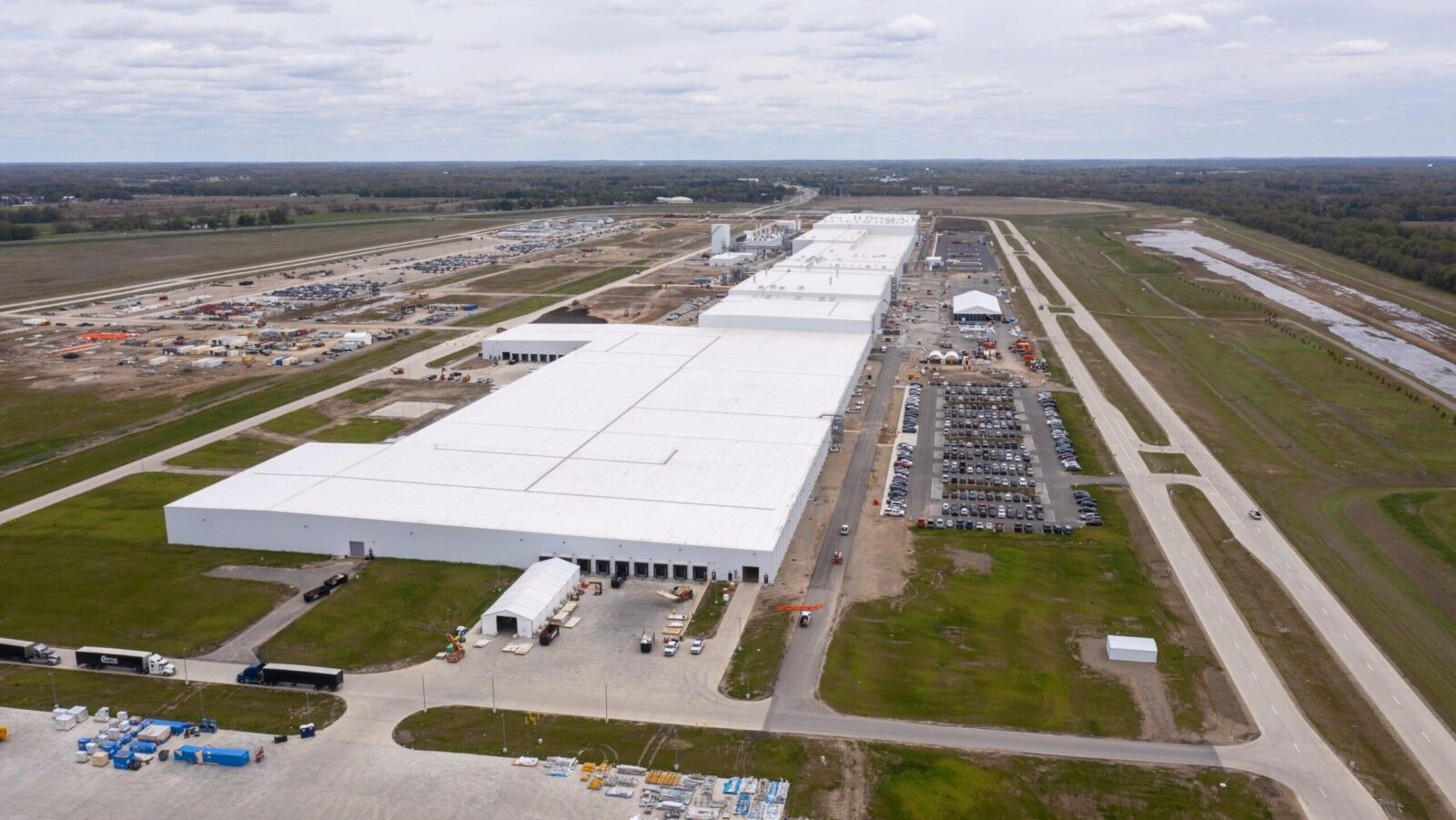 Building Batteries for Data Centers Re-Energizes Ford Stock